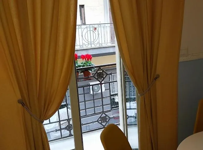 Fra&fra's Nel Cuore Del Centro Storico Di نابولي